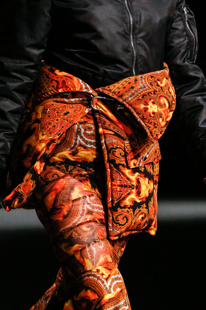 Givenchy 2013ﶬŮbϵУrbܣDƬ