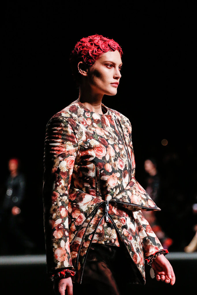 Givenchy 2013�ﶬŮװϵ�У�����ʱװ�ܣ�����ͼƬ