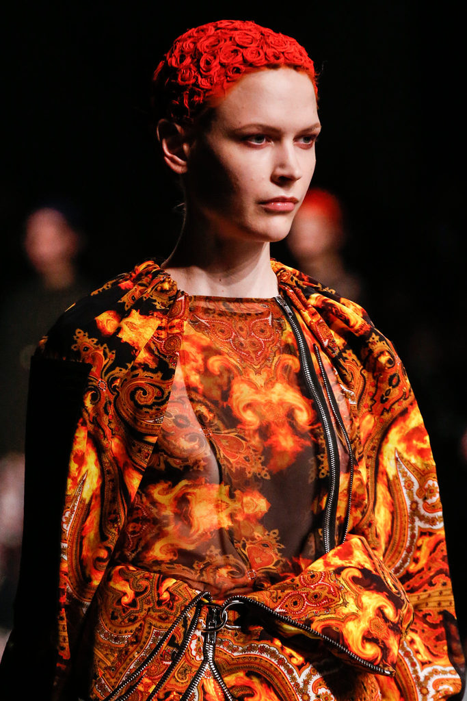 Givenchy 2013�ﶬŮװϵ�У�����ʱװ�ܣ�����ͼƬ