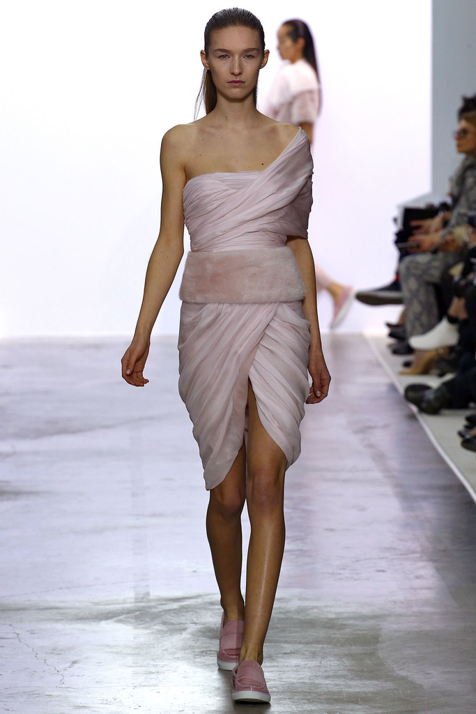 Giambattista Valli 2013ﶬŮbϵУr(sh)bܣDƬ