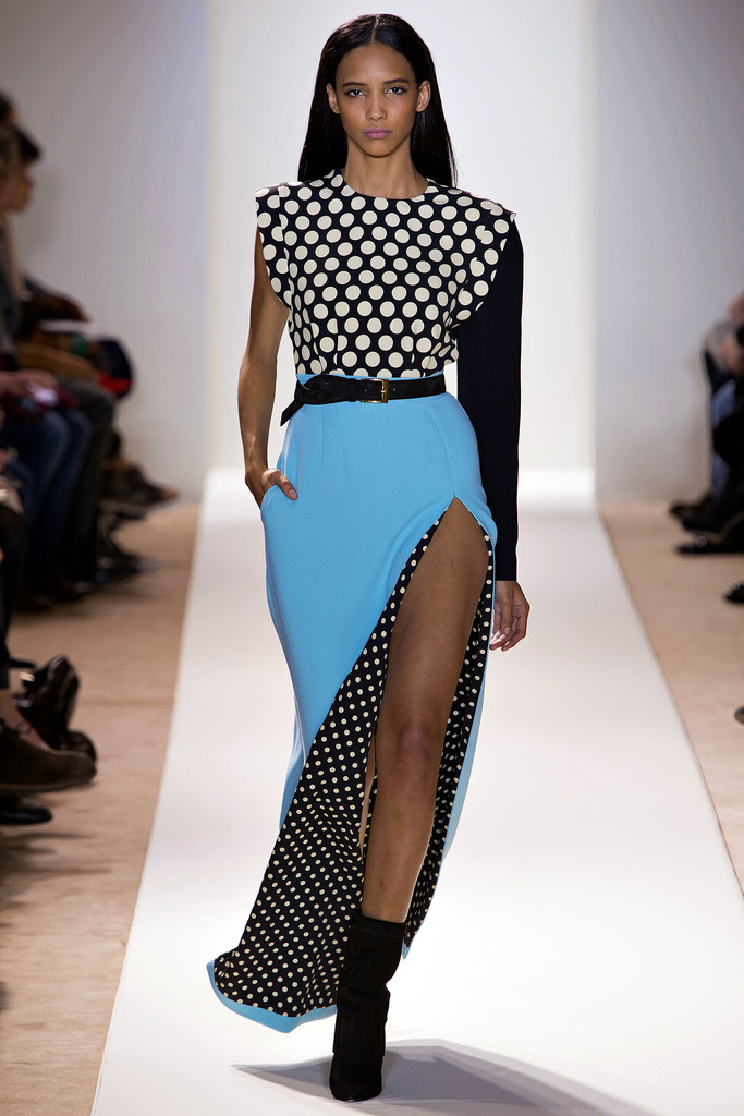Emanuel Ungaro 2013ﶬŮbϵУr(sh)bܣDƬ