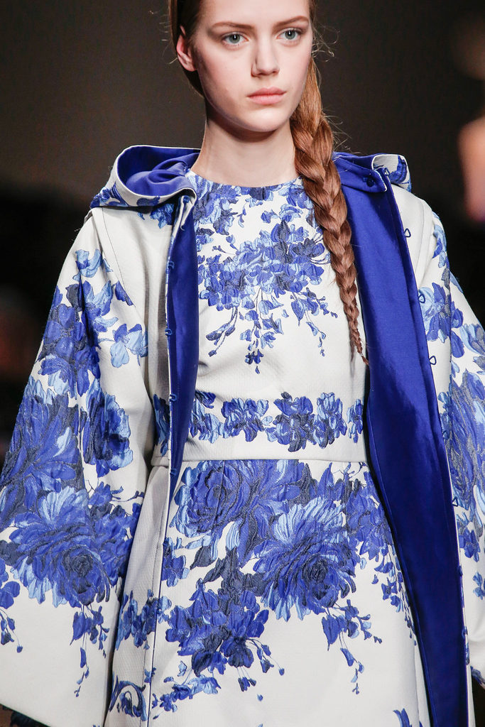 Valentino 2013�ﶬŮװϵ�У�����ʱװ�ܣ�����ͼƬ