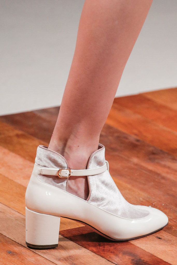 Valentino 2013�ﶬŮװϵ�У�����ʱװ�ܣ�����ͼƬ