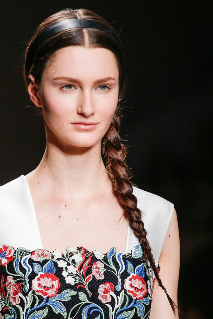 Valentino 2013�ﶬŮװϵ�У�����ʱװ�ܣ�����ͼƬ