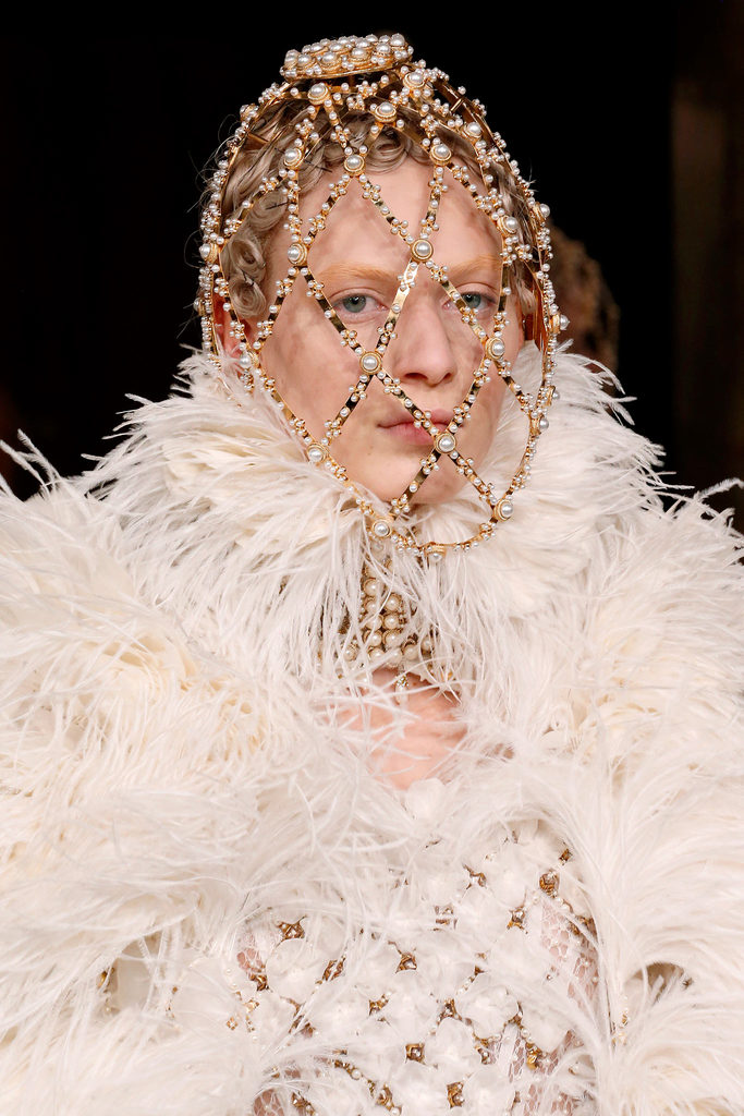 Alexander McQueen 2013ﶬŮbϵУrbܣDƬ