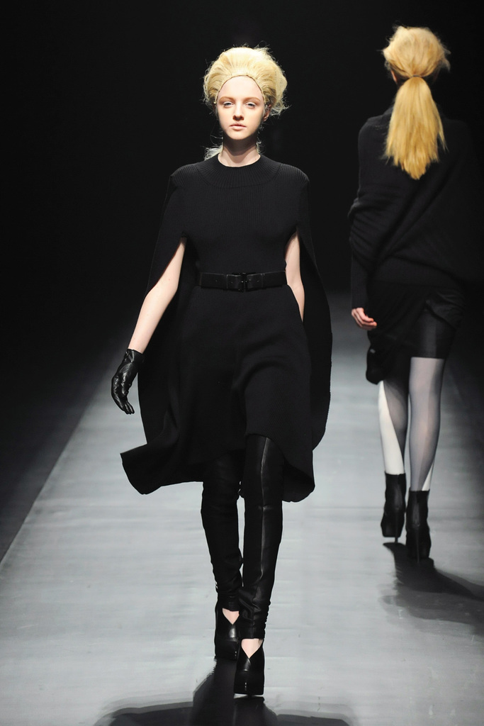 Yasutoshi Ezumi 2013ﶬŮbϵУ|rbܣDƬ