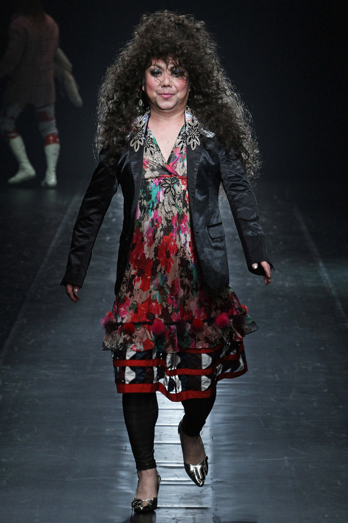 Gut's Dynamite Cabarets 2013ﶬrbϵУ|rbܣDƬ