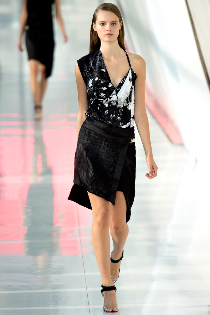 Preen by Thornton Bregazzi 2014شĕr(sh)bܸDƬ