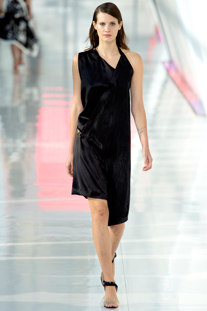 Preen by Thornton Bregazzi 2014شĕr(sh)bܸDƬ