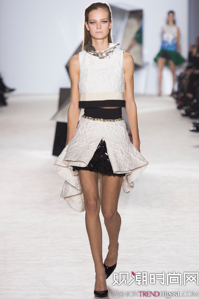 Giambattista Valli 2014İʱװܸ߶㳡ͼƬ