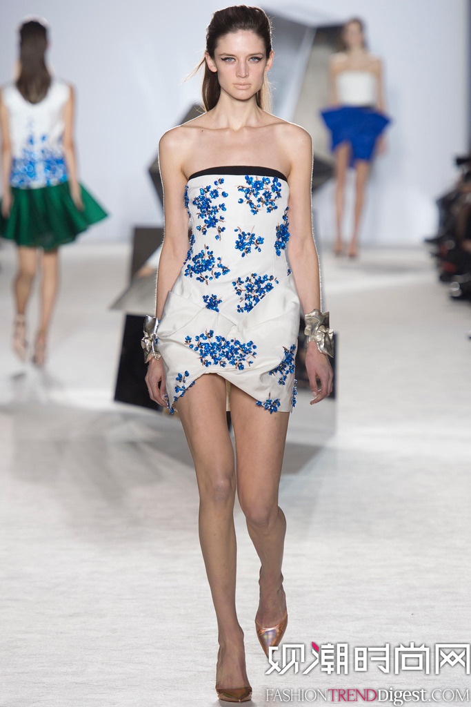 Giambattista Valli 2014İʱװܸ߶㳡ͼƬ