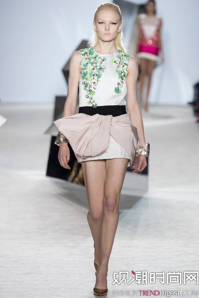 Giambattista Valli 2014İʱװܸ߶㳡ͼƬ