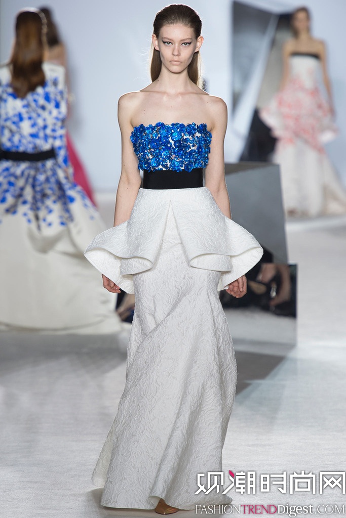 Giambattista Valli 2014İʱװܸ߶㳡ͼƬ