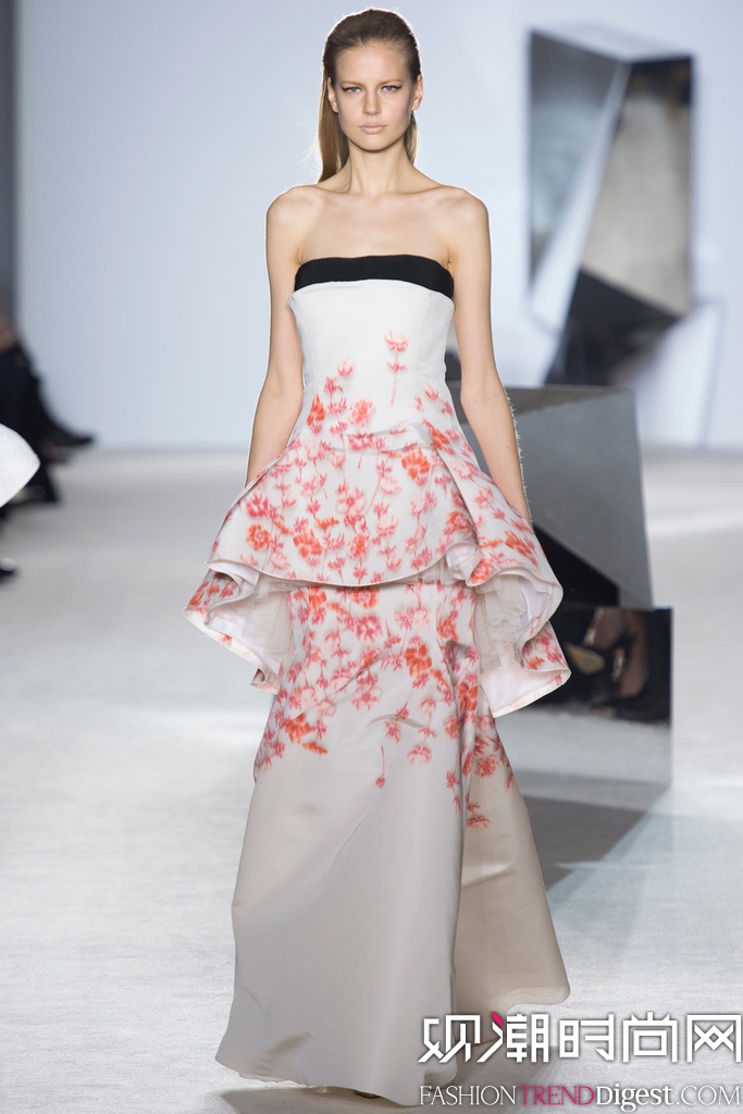 Giambattista Valli 2014İʱװܸ߶㳡ͼƬ