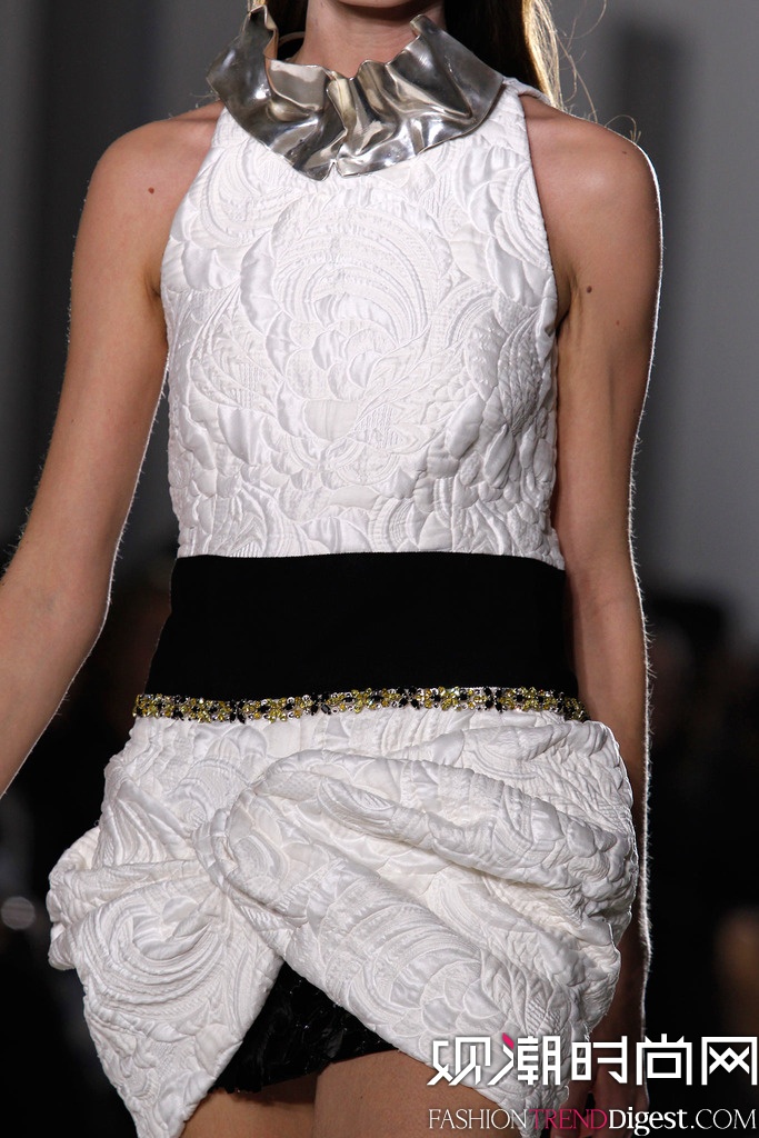 Giambattista Valli 2014İʱװܸ߶㳡ͼƬ