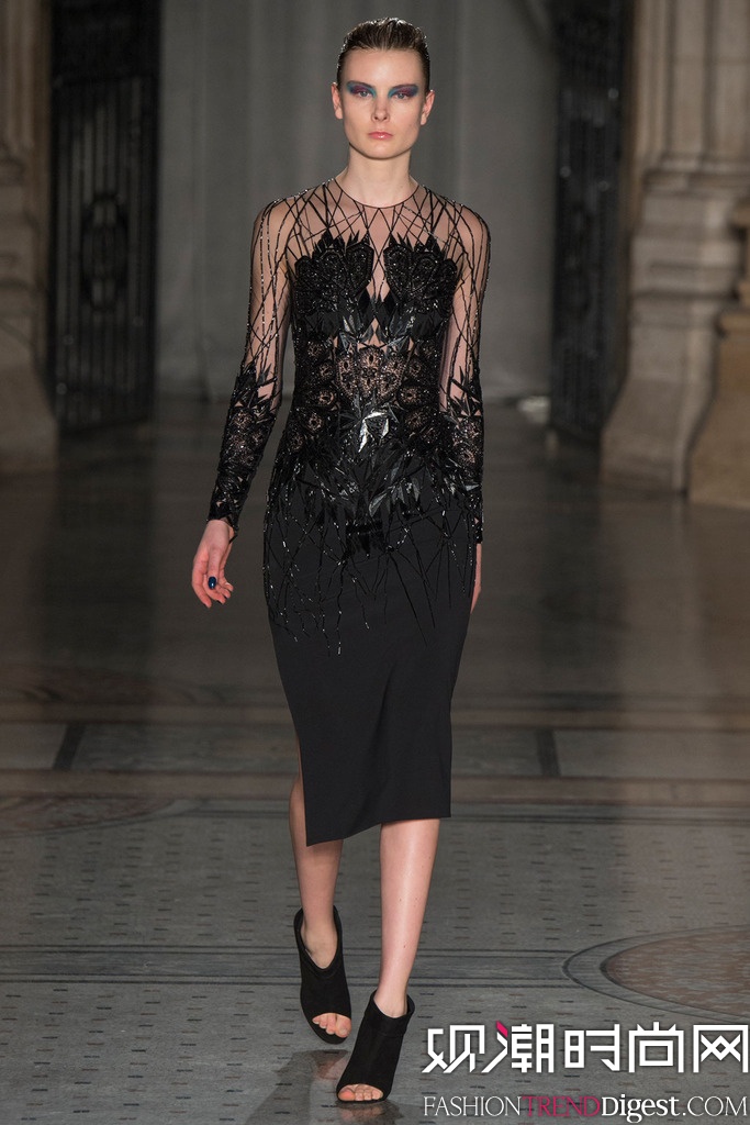 Julien Macdonald  2014ﶬ׶ʱװŮװ㳡ͼƬ