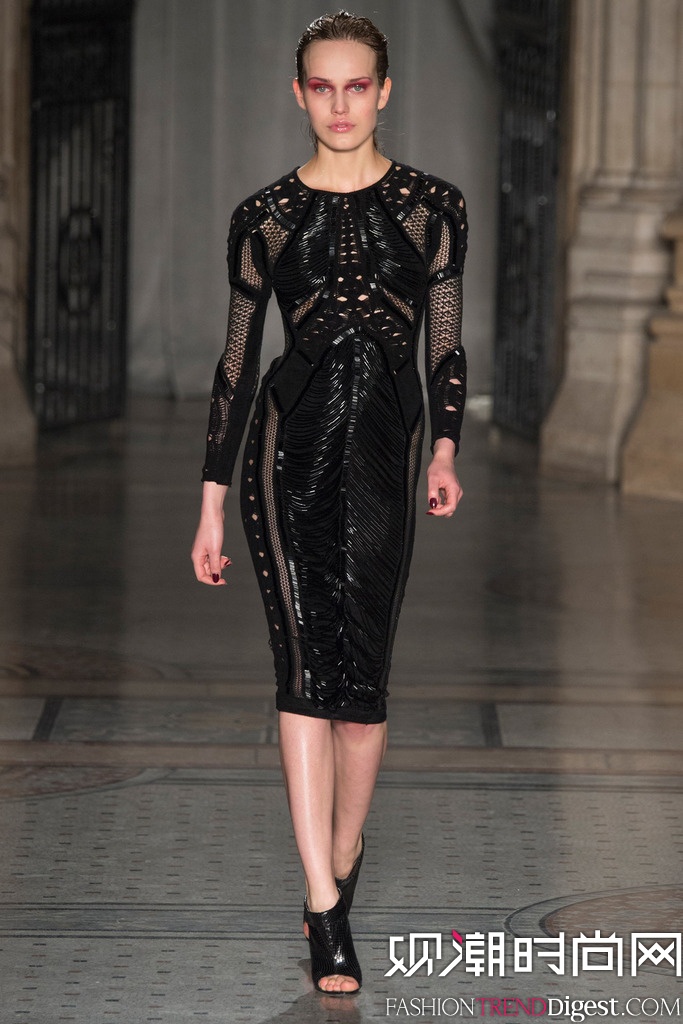 Julien Macdonald  2014ﶬ׶ʱװŮװ㳡ͼƬ