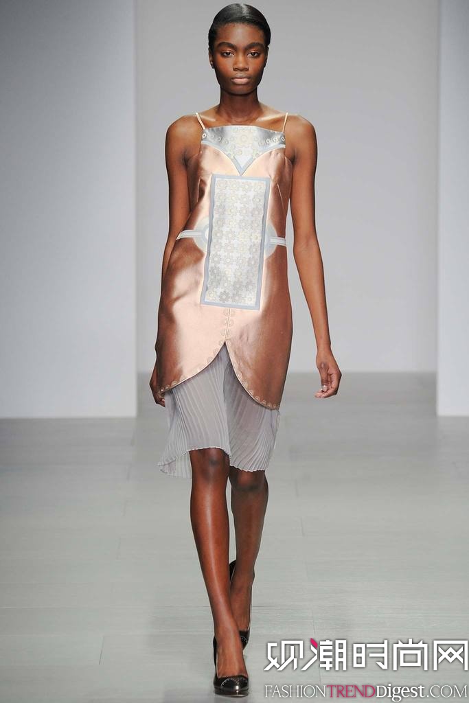 Holly Fulton  2014ﶬ׶ʱװŮװ㳡ͼƬ