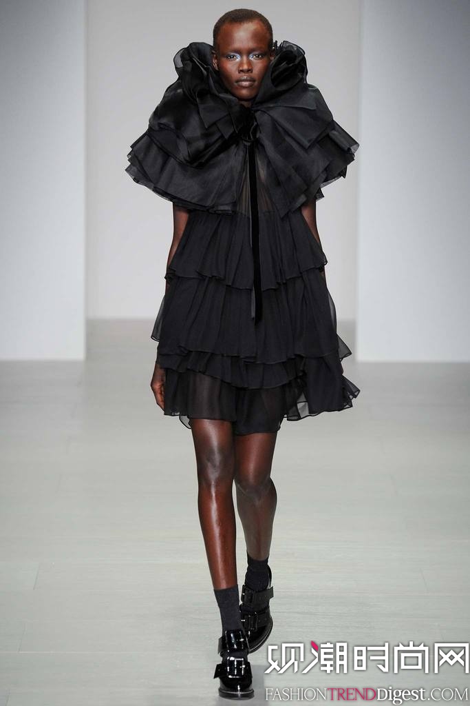 John Rocha  2014ﶬ׶ʱװŮװ㳡ͼƬ