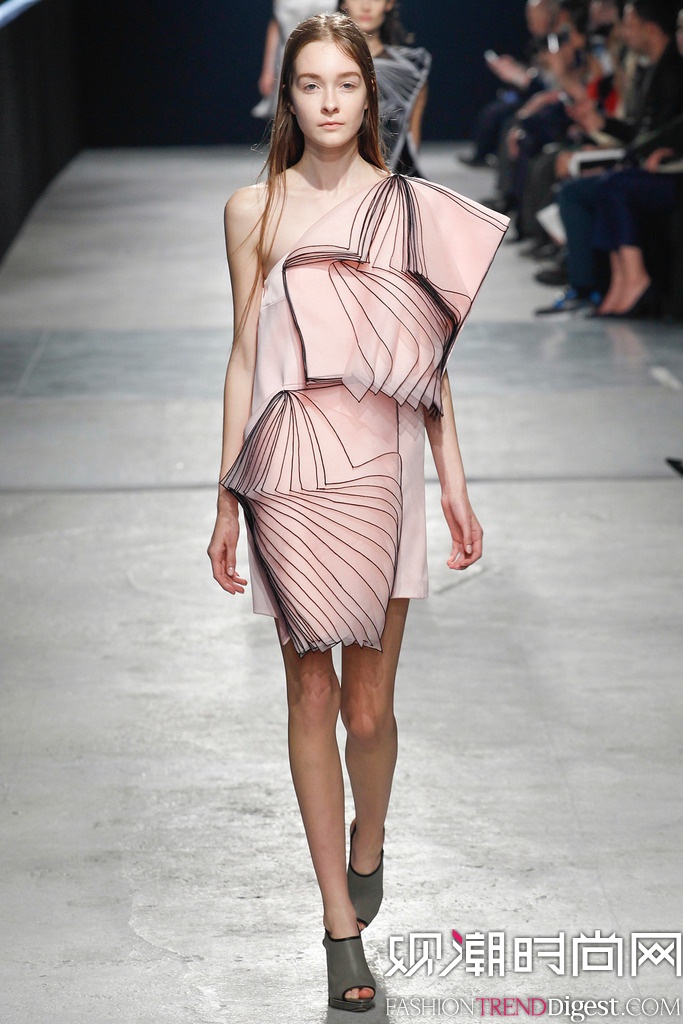 Christopher Kane 2014ﶬ׶ʱװŮװ㳡ͼƬ