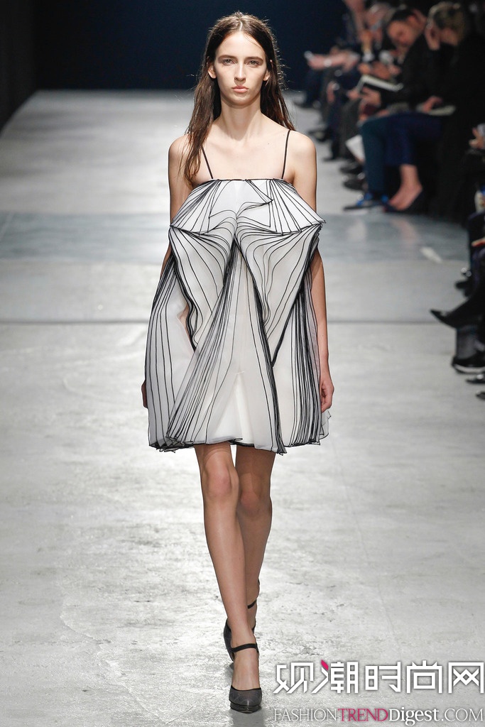 Christopher Kane 2014ﶬ׶ʱװŮװ㳡ͼƬ