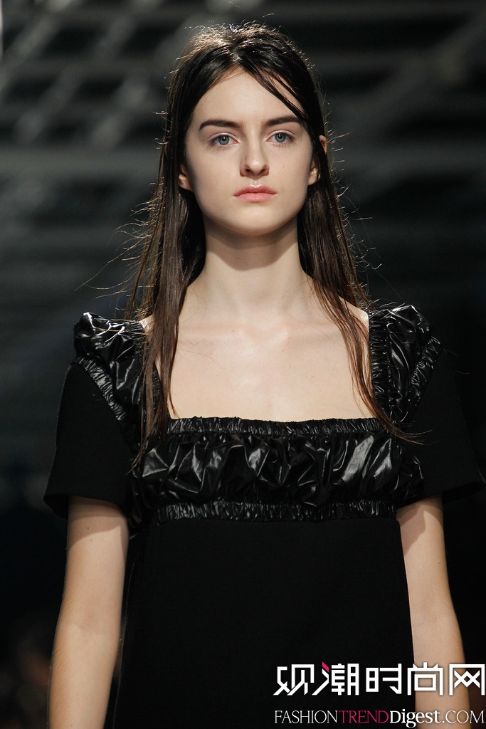 Christopher Kane 2014�ﶬ�׶�ʱװ��Ůװ�㳡����ͼƬ