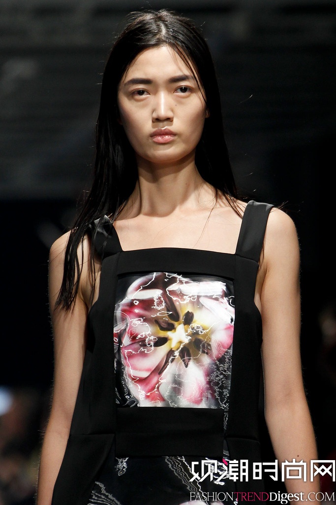 Christopher Kane 2014�ﶬ�׶�ʱװ��Ůװ�㳡����ͼƬ