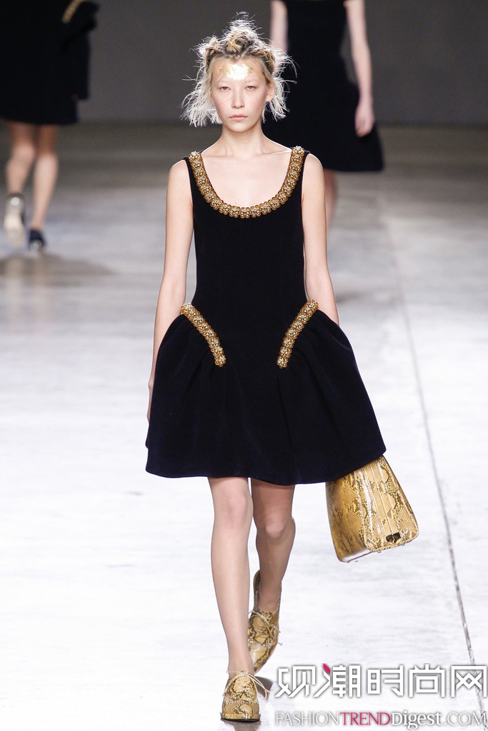 Simone Rocha 2014ﶬ׶ʱװŮװ㳡ͼƬ