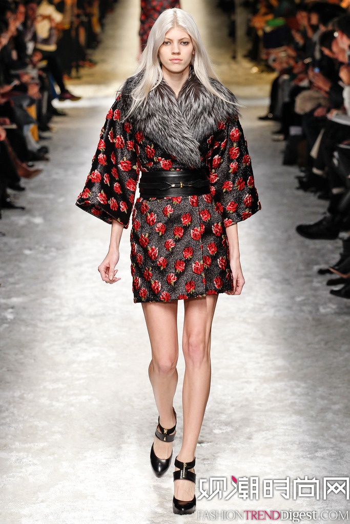 Blumarine  2014ﶬmrbŮbDƬ