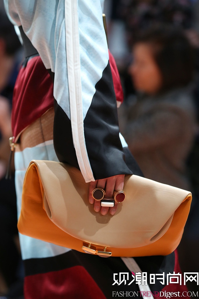 Marni 2014�ﶬ����ʱװ��Ůװ�㳡����ͼƬ