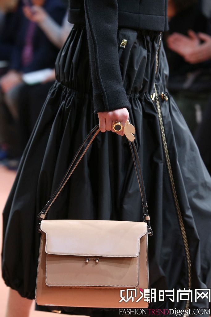 Marni 2014�ﶬ����ʱװ��Ůװ�㳡����ͼƬ