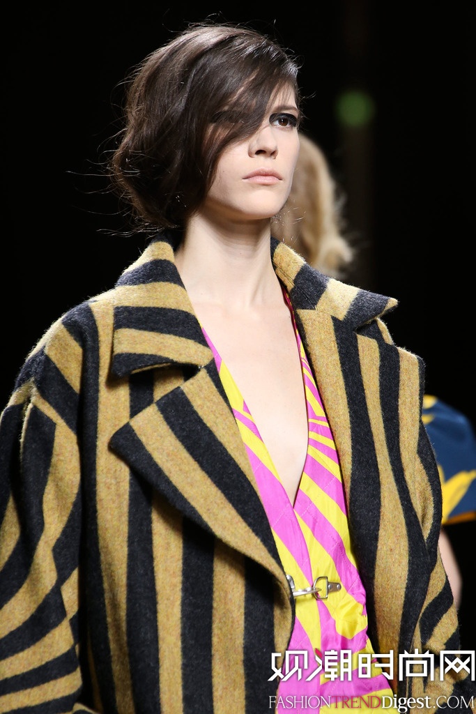 Dries Van Noten  2014�ﶬ�׶�ʱװ��Ůװ�㳡����ͼƬ