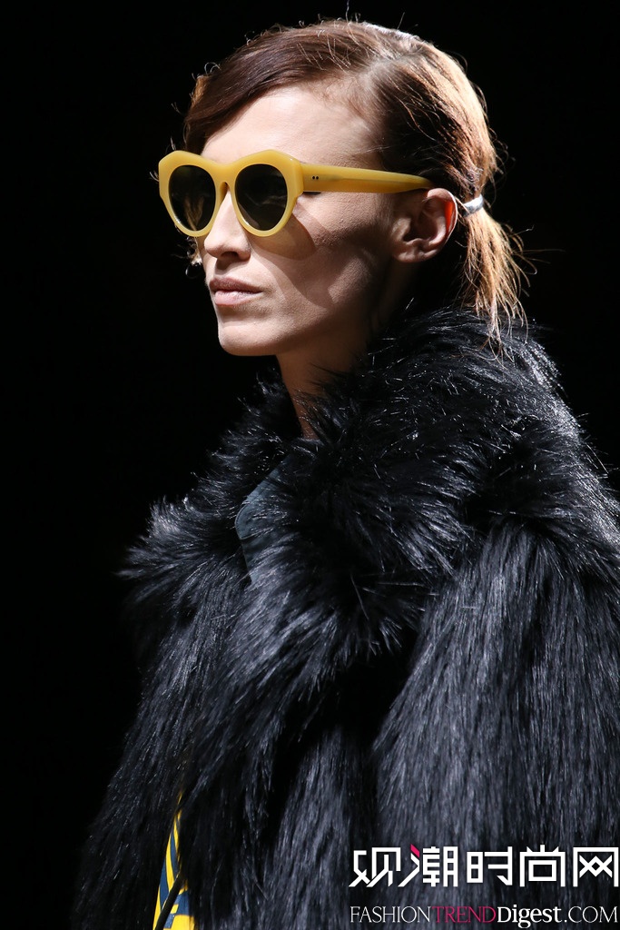 Dries Van Noten  2014�ﶬ�׶�ʱװ��Ůװ�㳡����ͼƬ