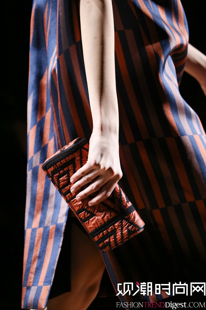 Dries Van Noten  2014�ﶬ�׶�ʱװ��Ůװ�㳡����ͼƬ