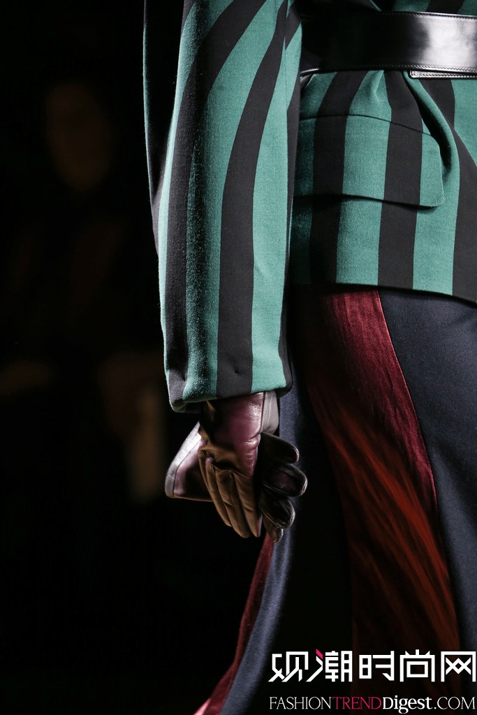 Dries Van Noten  2014�ﶬ�׶�ʱװ��Ůװ�㳡����ͼƬ