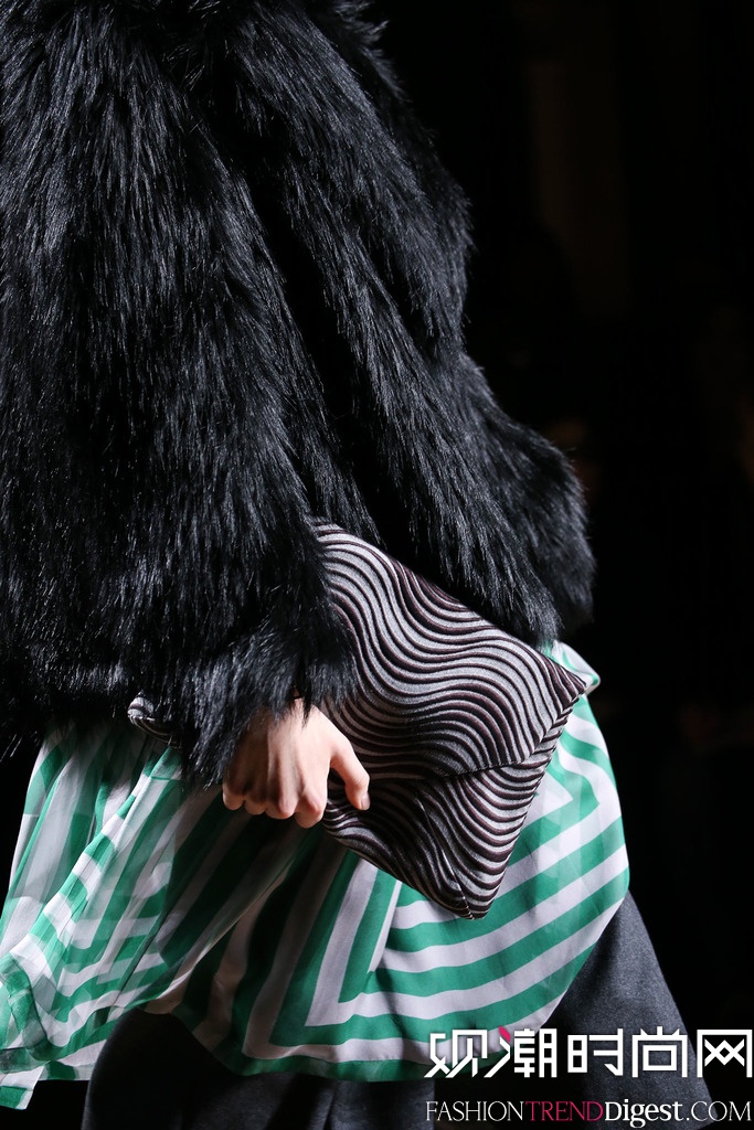 Dries Van Noten  2014�ﶬ�׶�ʱװ��Ůװ�㳡����ͼƬ
