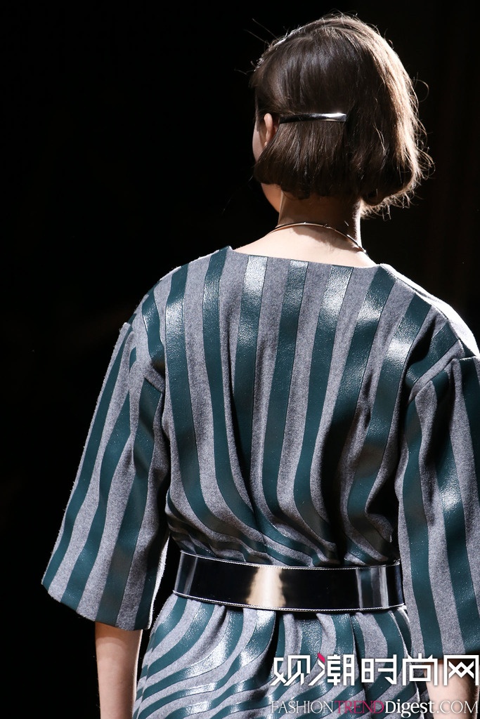 Dries Van Noten  2014�ﶬ�׶�ʱװ��Ůװ�㳡����ͼƬ
