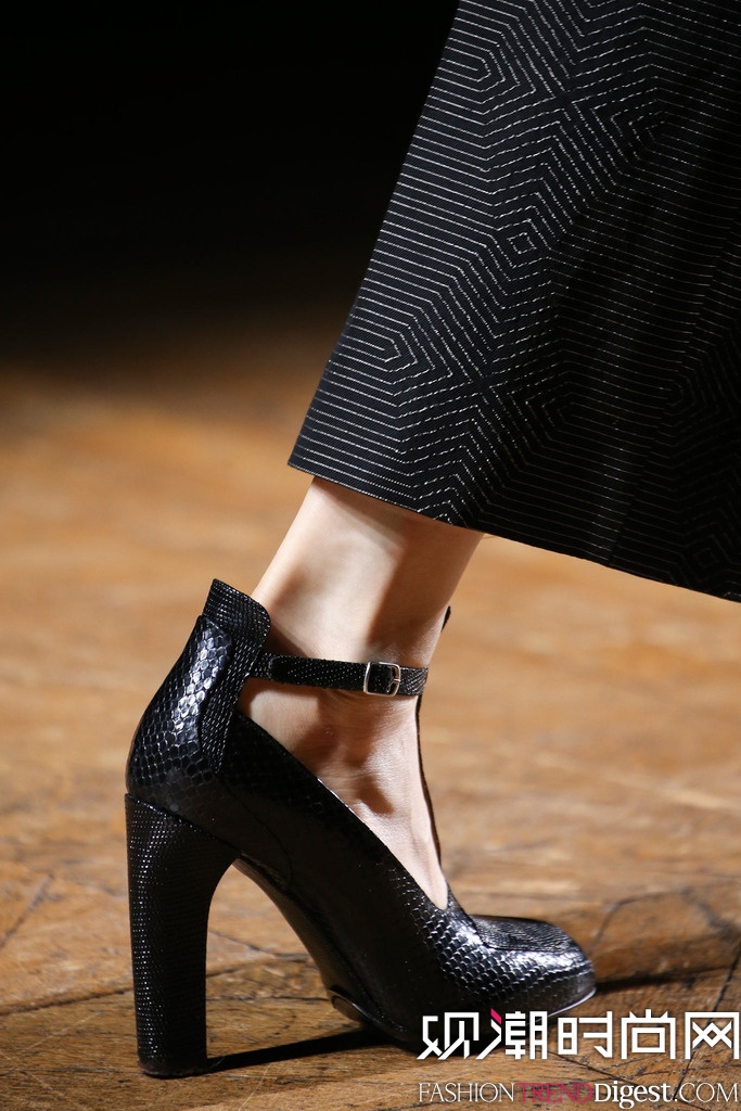 Dries Van Noten  2014�ﶬ�׶�ʱװ��Ůװ�㳡����ͼƬ