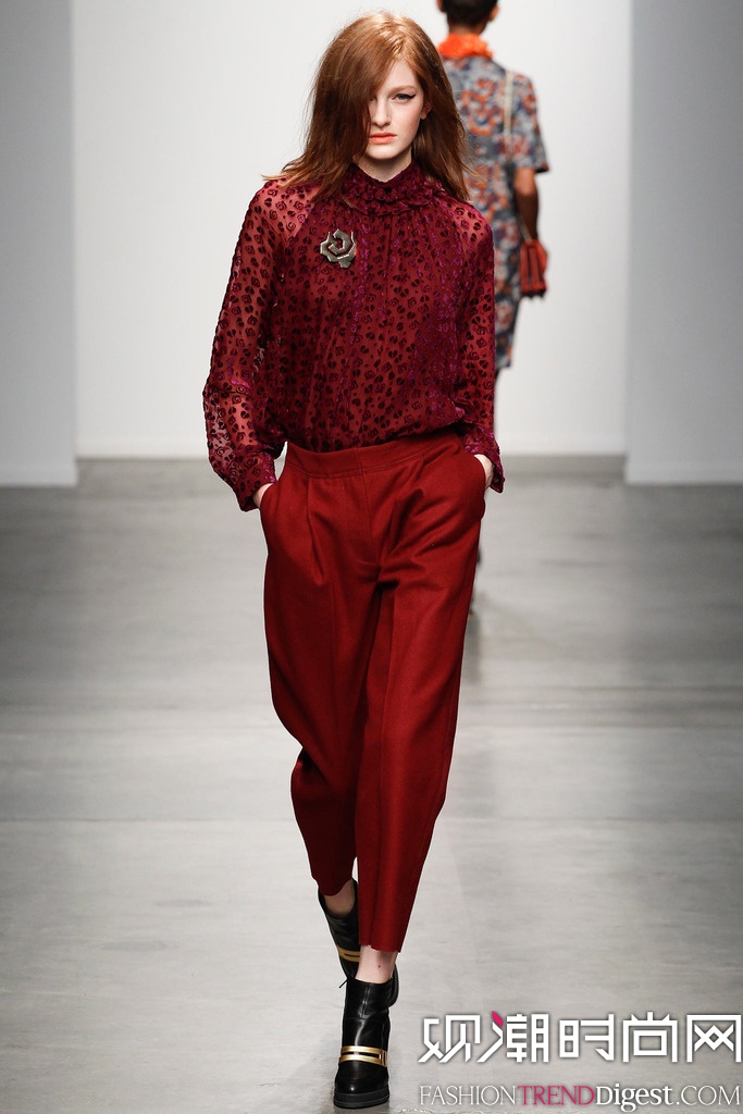 Karen Walker 2014ﶬŦԼʱװŮװ㳡ͼƬ