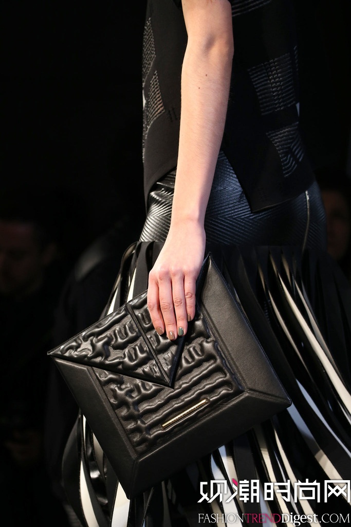 Roland Mouret 2014ﶬrbŮbDƬ