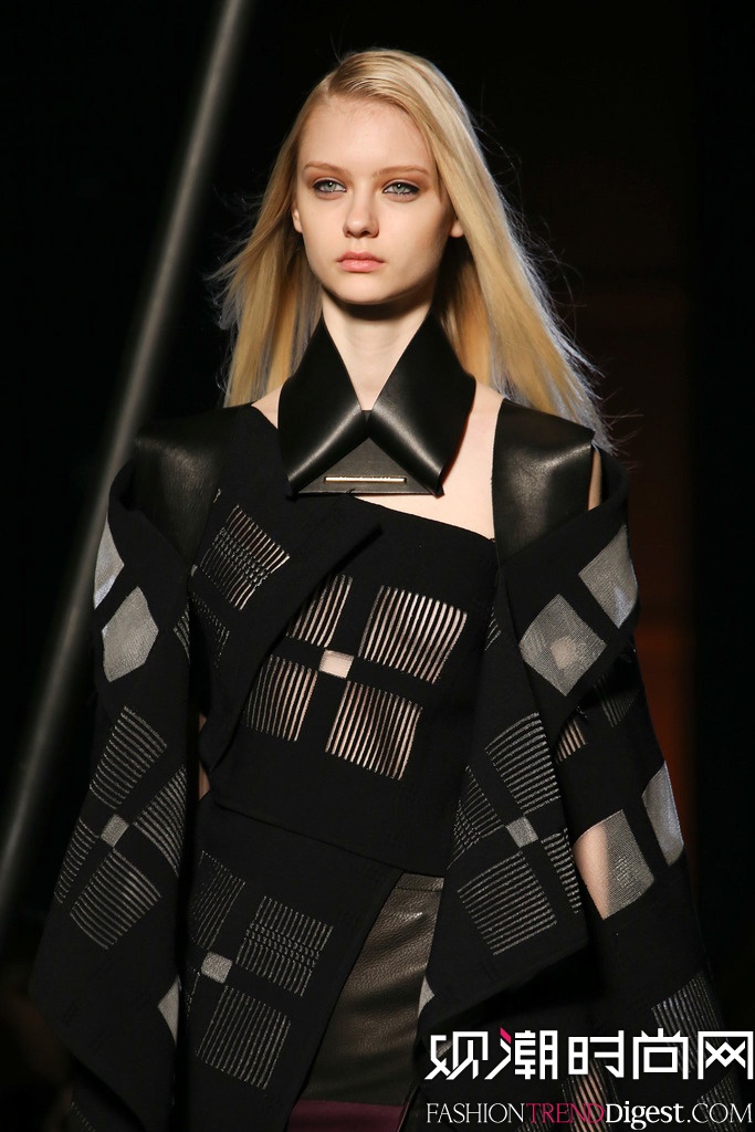 Roland Mouret 2014ﶬrbŮbDƬ
