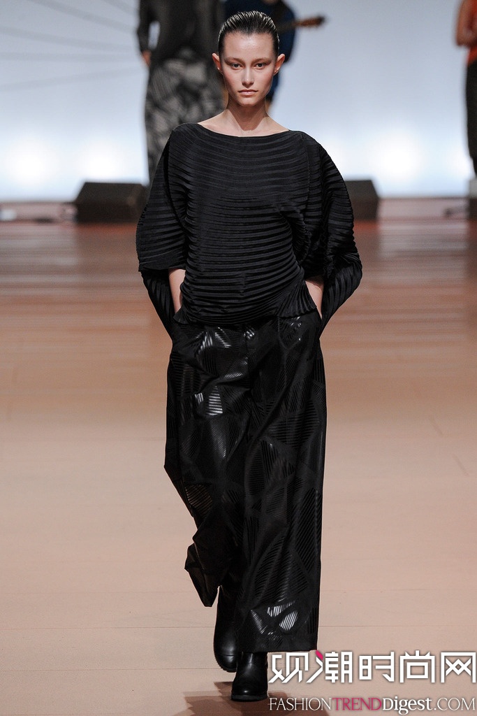 Issey Miyake 2014ﶬr(sh)bŮb(chng)DƬ