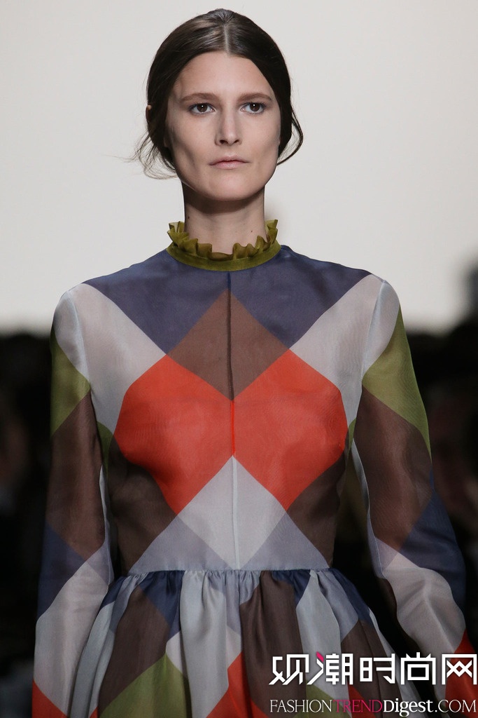 Valentino 2014�ﶬ����ʱװ��Ůװ�㳡����ͼƬ