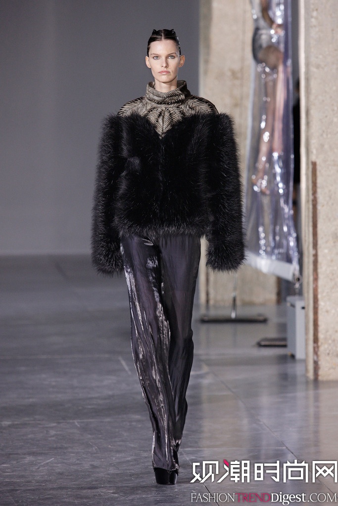 Iris Van Herpen 2014ﶬr(sh)bŮb(chng)DƬ