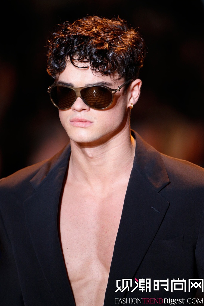 Versace 2015����������װ���㳡����ͼƬ