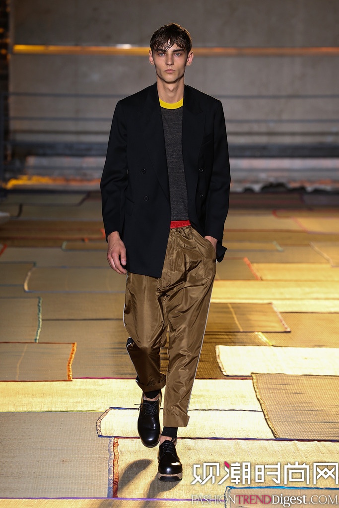 Cerruti 2015İbDƬ