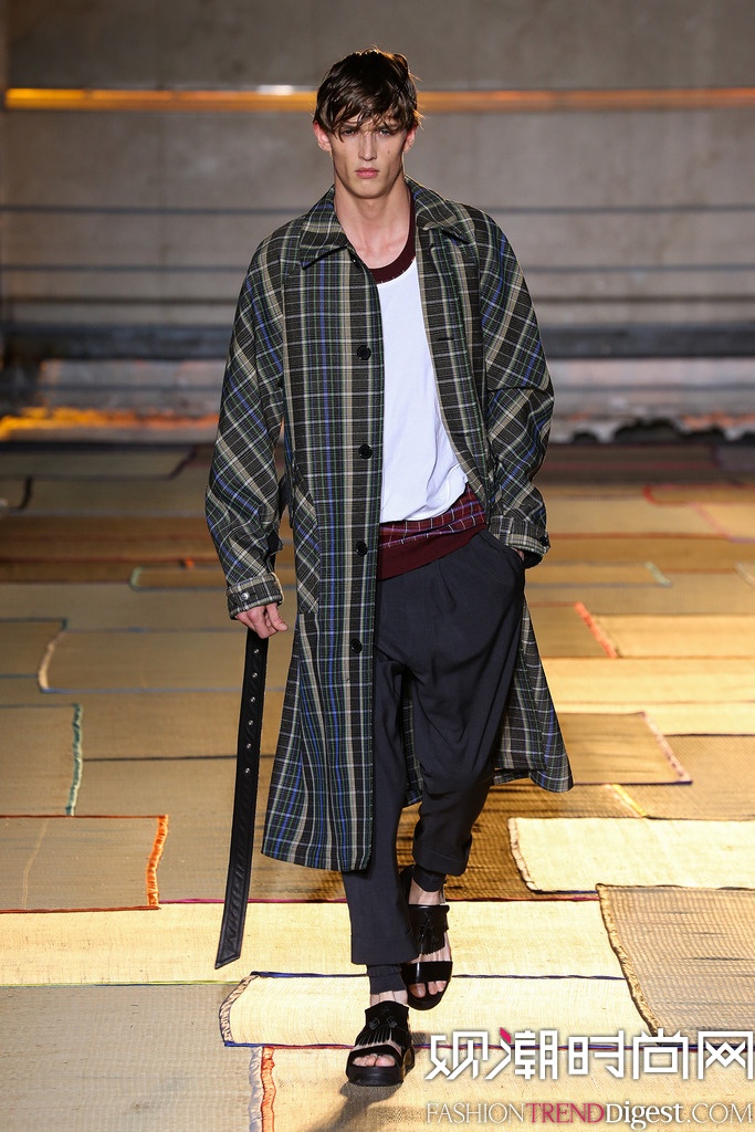 Cerruti 2015İbDƬ