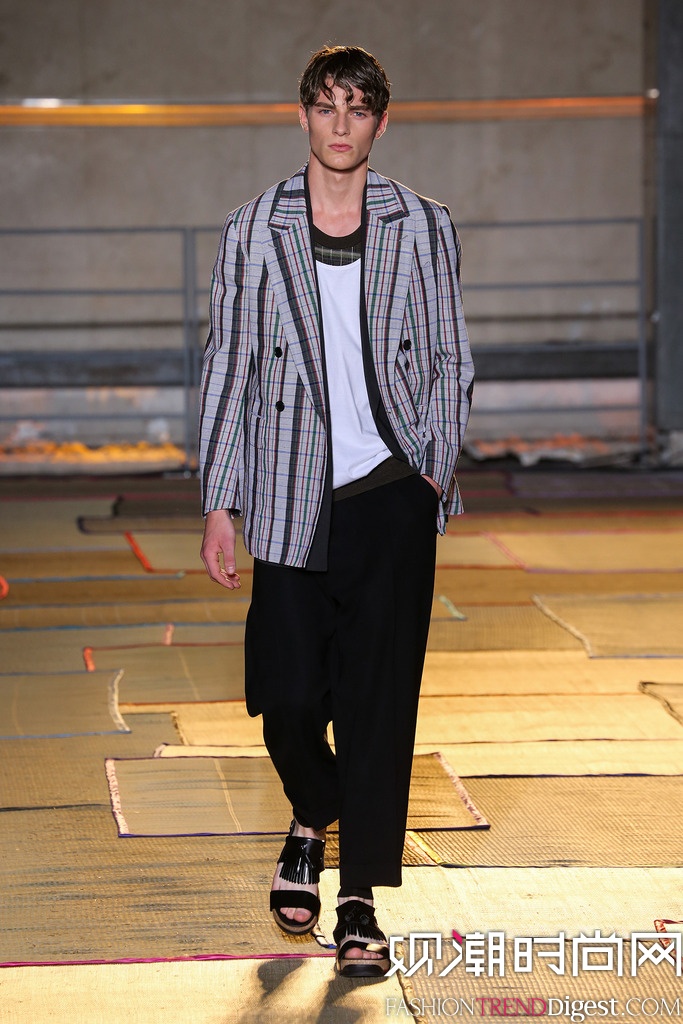 Cerruti 2015İbDƬ