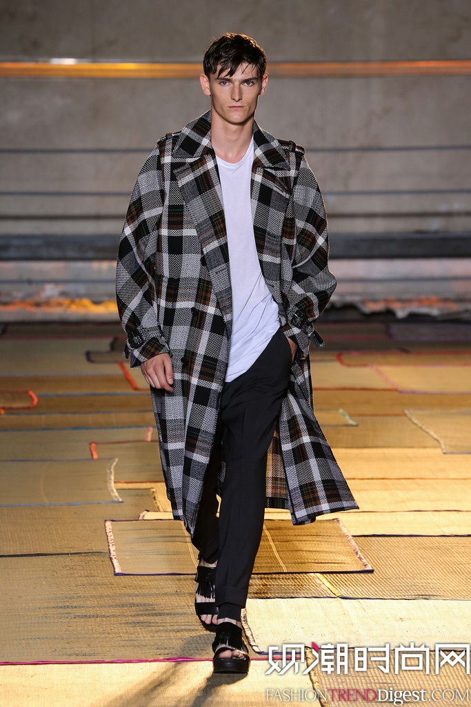 Cerruti 2015İbDƬ