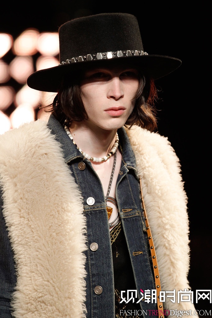 Saint Laurent 2015İbDƬ